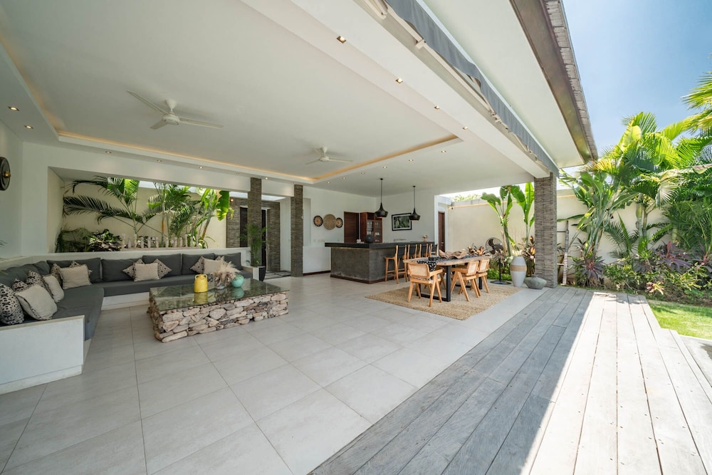 Villa Tira 2/71