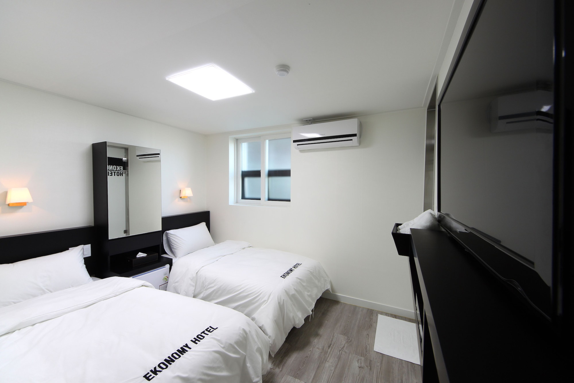 غرفة بسريرين منفصلين، Ekonomy Hotel Incheon 7/10