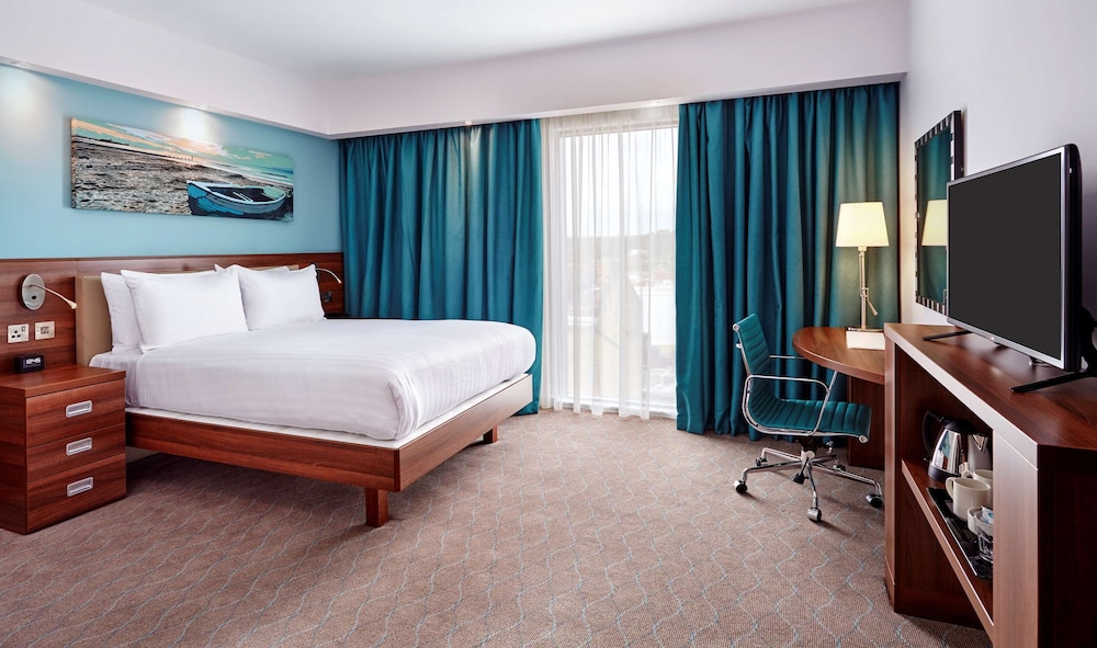 Hampton By Hilton Bournemouth 8/29
