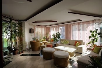 Hayat Hotel 53/57