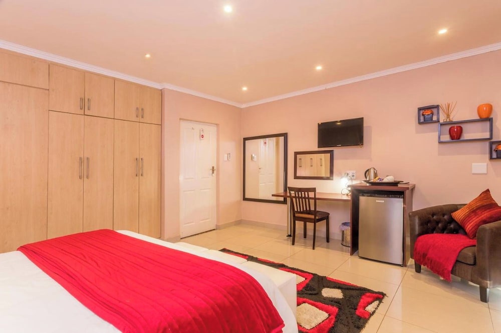 Ezulwini Guest House 11/50