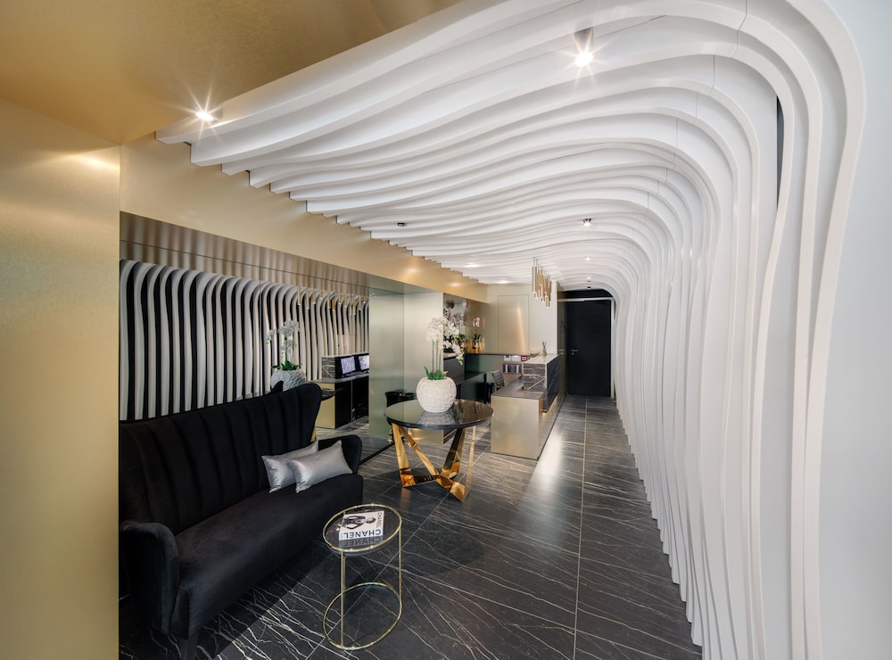 All Suites Hotel Posh 44/65