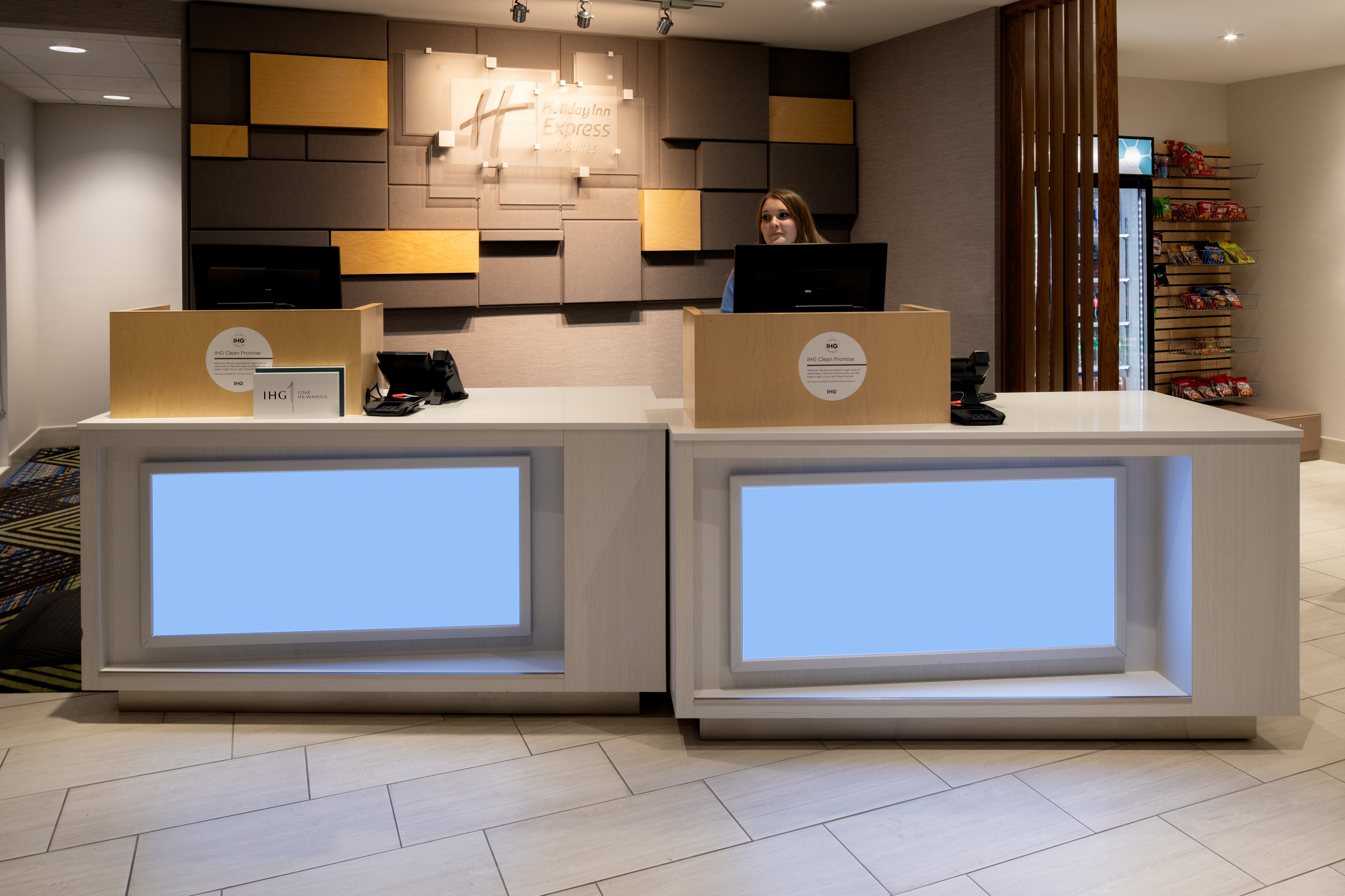 Holiday Inn Express & Suites - Bullhead City, an IHG Hote 8/51