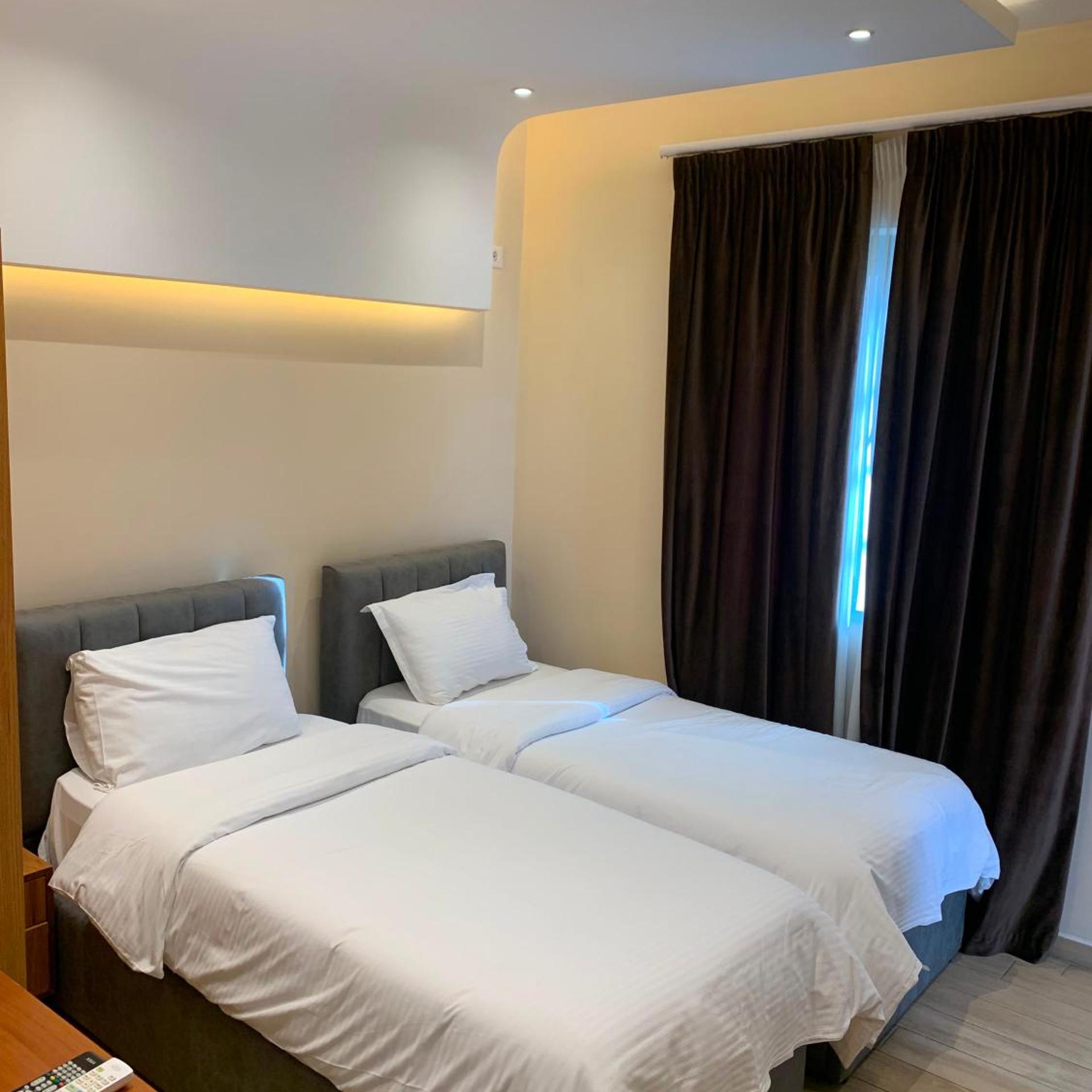 SR99 HOTEL 14/38