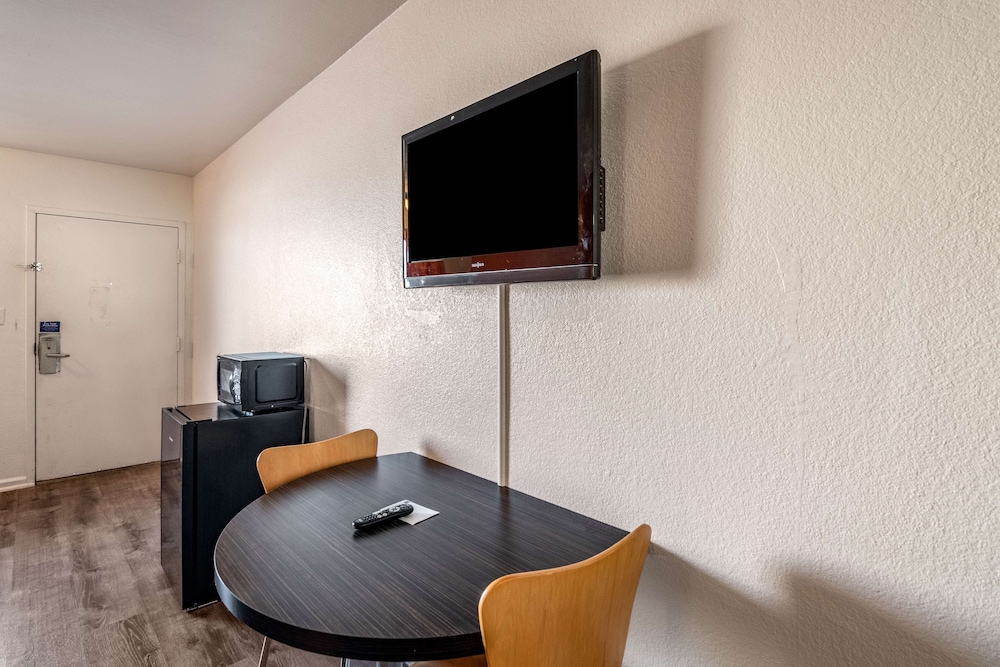 Motel6 Portsmouth, VA 42/57