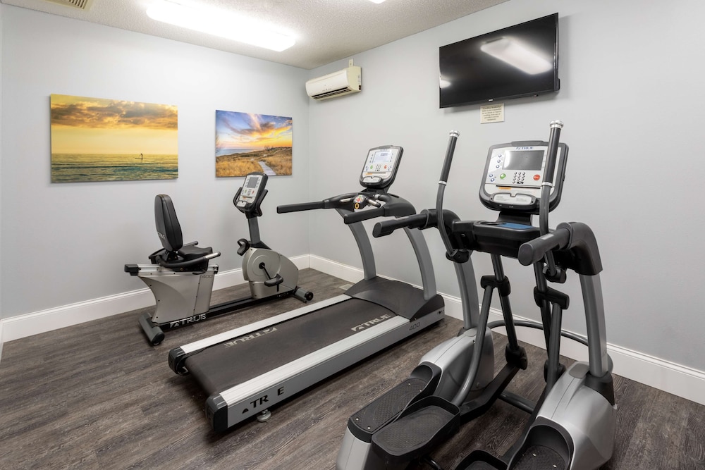 Grandstay Residential Suites Hotel - Sheboygan 33/69