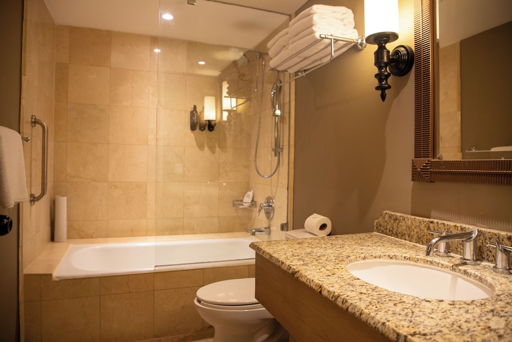 Junior Suite, King Bed, Ocean View