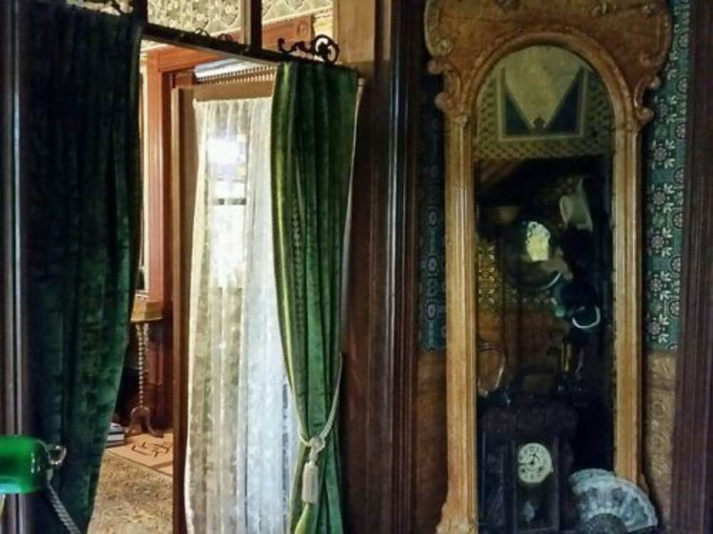 Geiger Victorian Bed and Breakfast 24/25