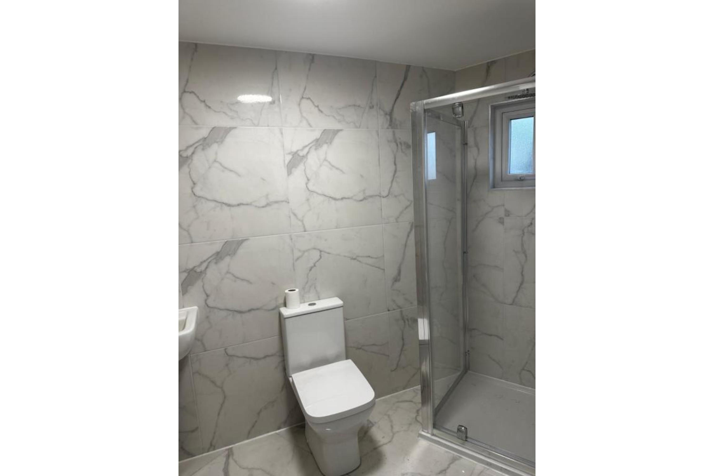 OYO Cheetham Hill Guest House 23/32