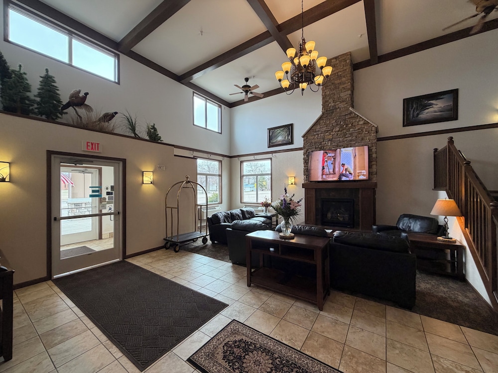 GrandStay Hotel & Suites Parkers Prairie 30/50