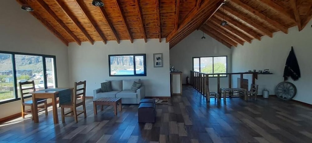 Hosteria El Paraiso 55/72