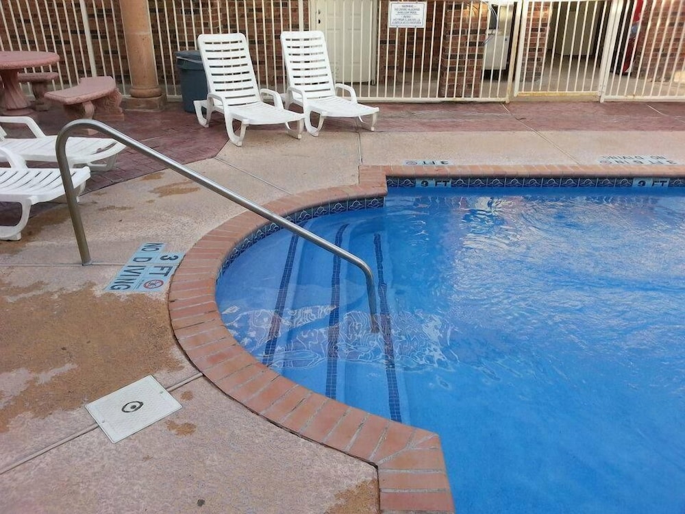 La Posada Inn 8/51