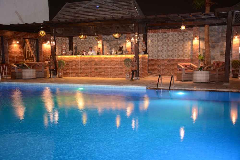 Oriental Rivoli Hotel Spa 69/74
