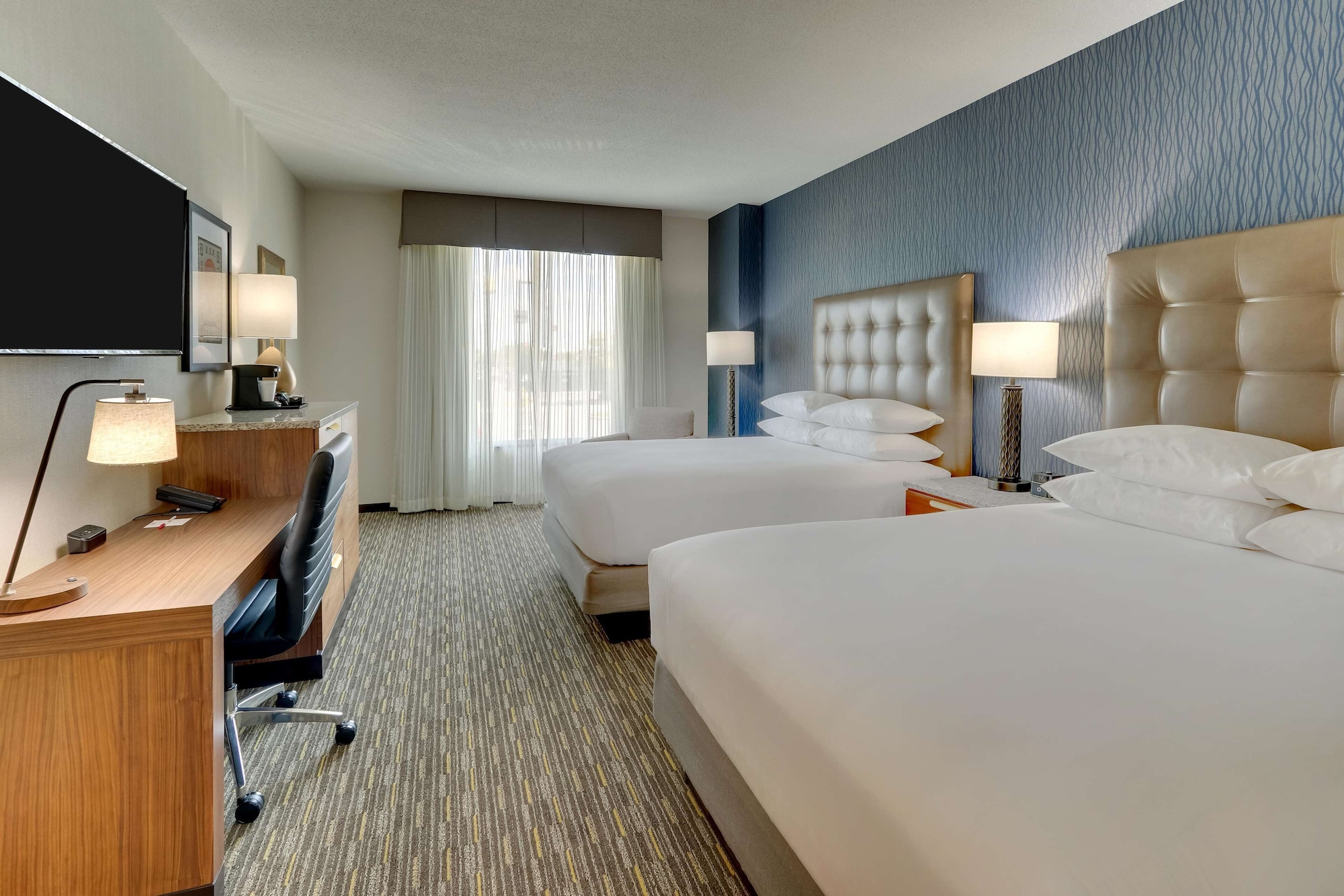 غرفة بسريرين كوين بشرفة بإطلالة، Drury Plaza Hotel Orlando - Disney Springs Area 2/3