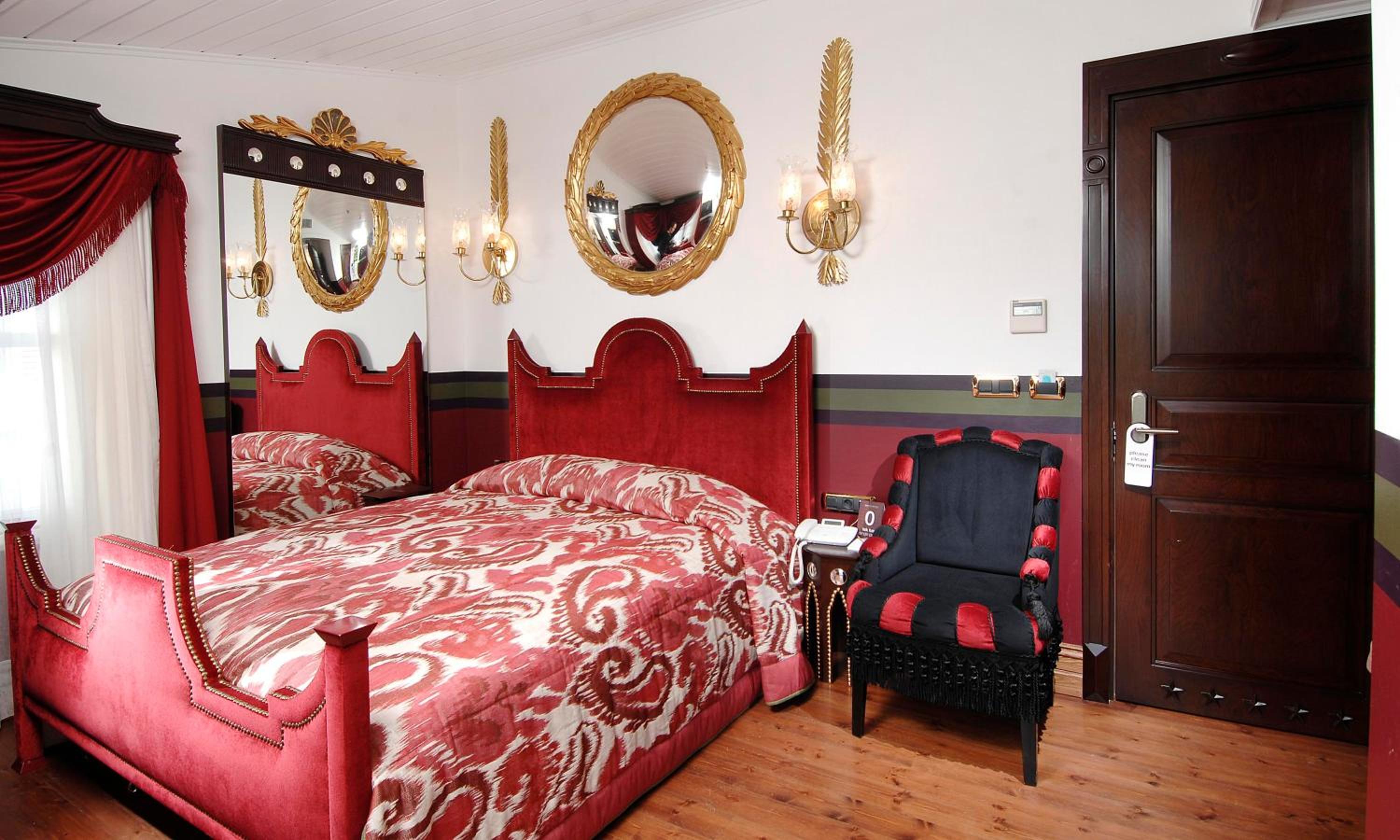 Economy, Single, 2 Queen Beds