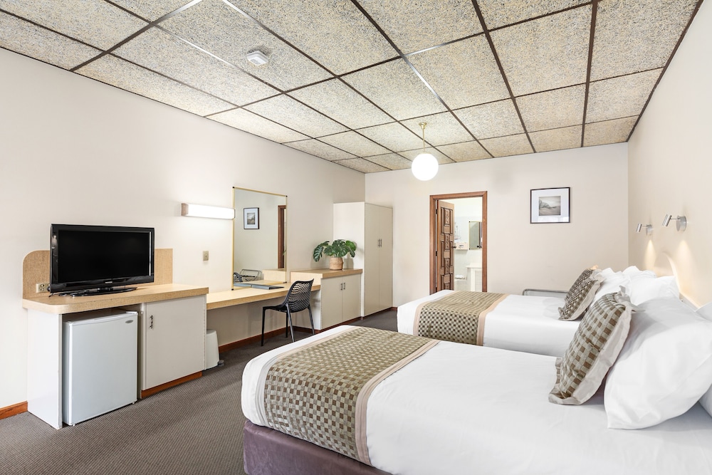 Presidential Motel 33/72