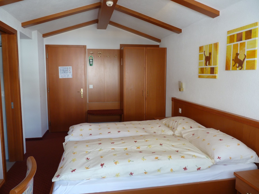 Kristall Saphir Hotel 23/74
