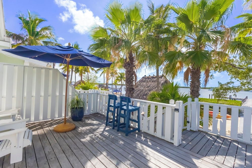 Coconut Palm Inn 43/50