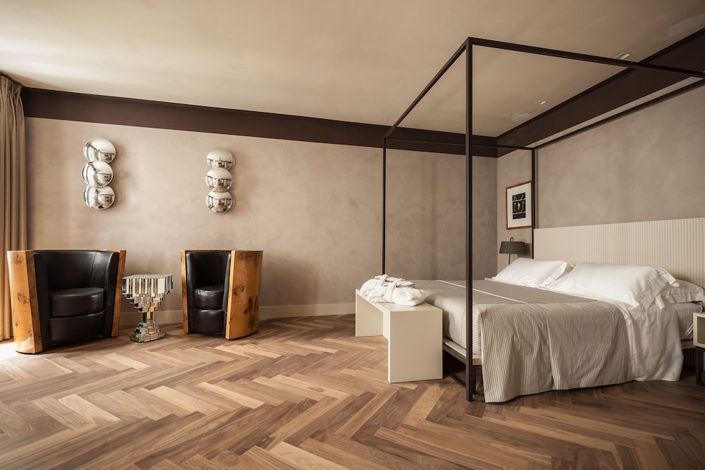 LIASSIDI WELLNESS SUITES 14/46