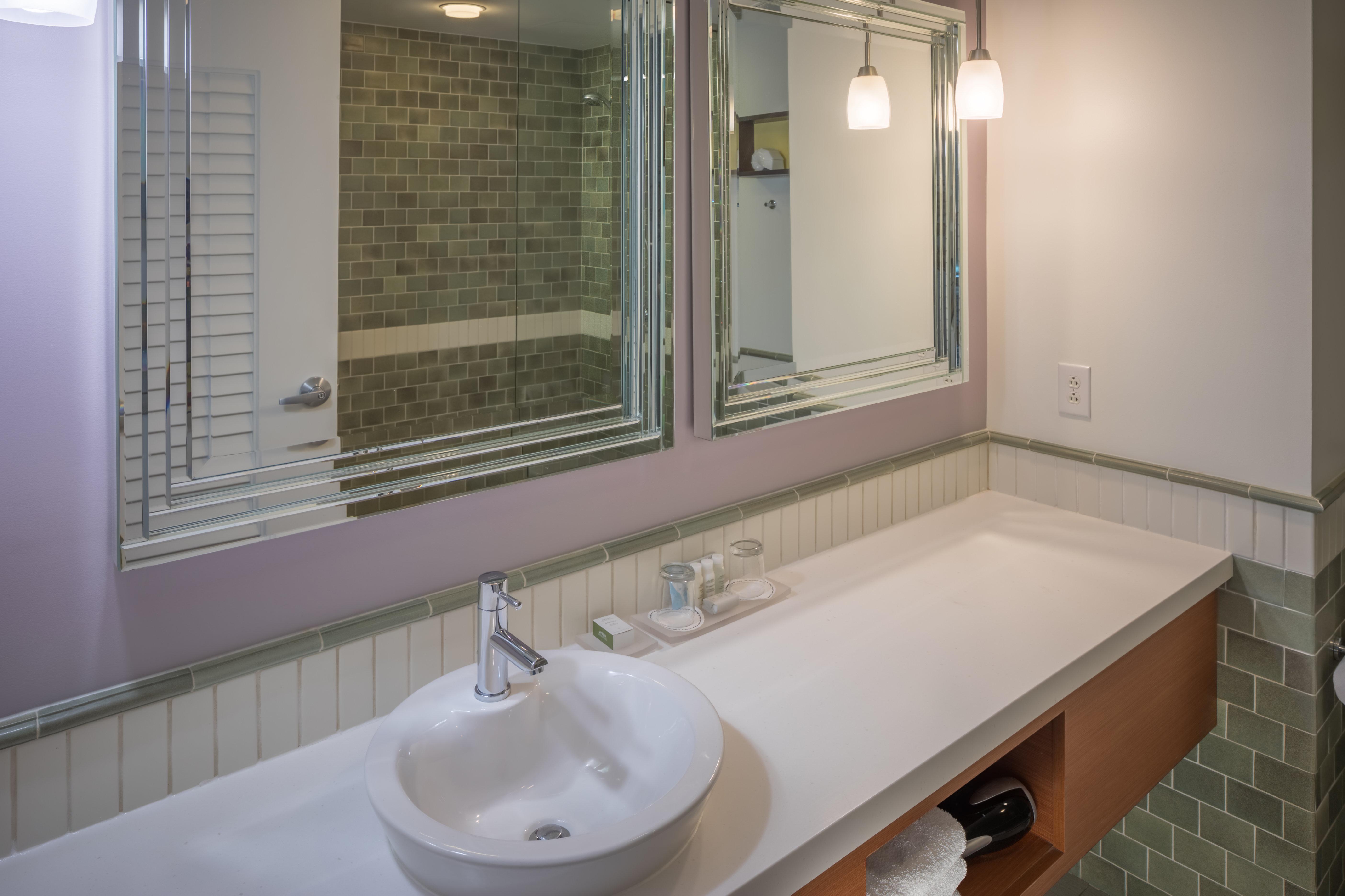 غرفة بسرير كينج، Hotel Indigo Asheville Downtown 7/7