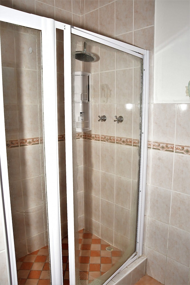 Cove View B&B 24/50