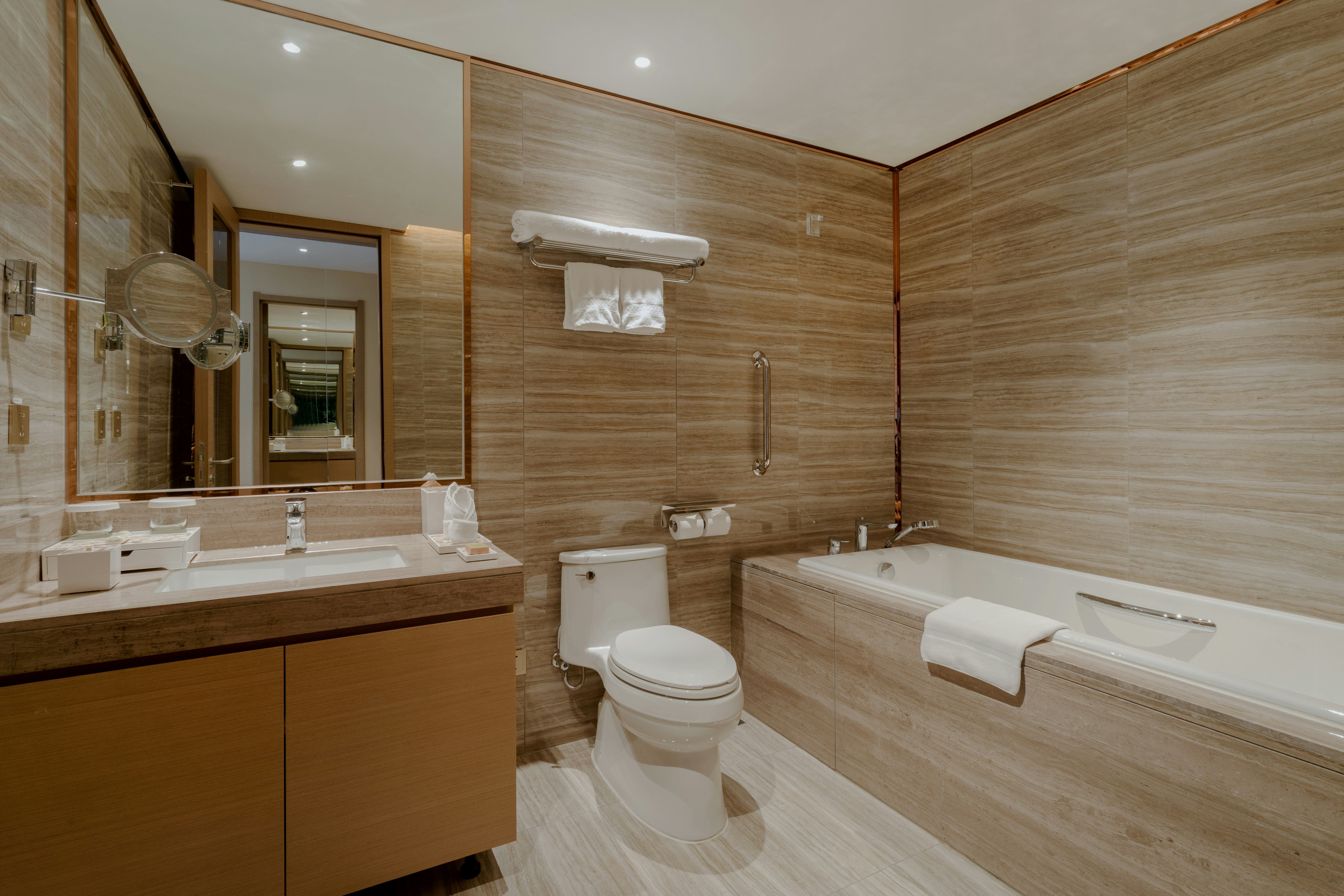 جناح عائلي، Hilton Shenyang 4/4