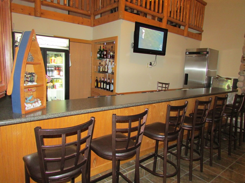 Shell Lake Lodge, a Travelodge by Wyndham 44/55