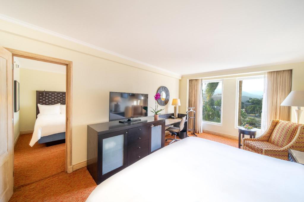 Classic, 2 Double Beds, Living Area, Club Floor, Accessible، Intercontinental San Pedro Sula 6/10