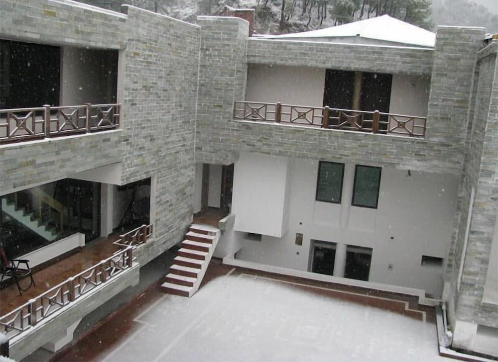 The Citadel Resorts, Jiya 1/15
