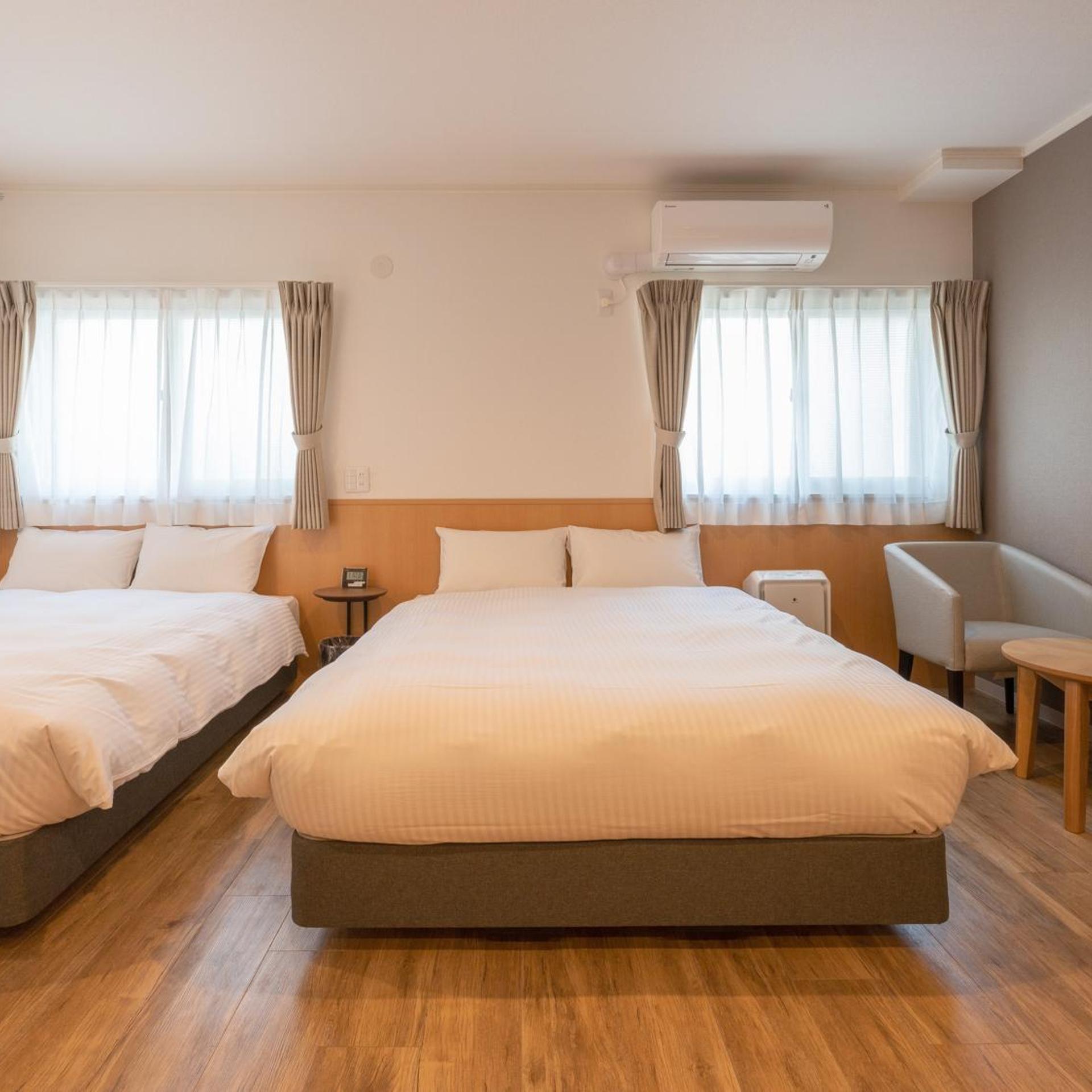 Deluxe, Twin Beds