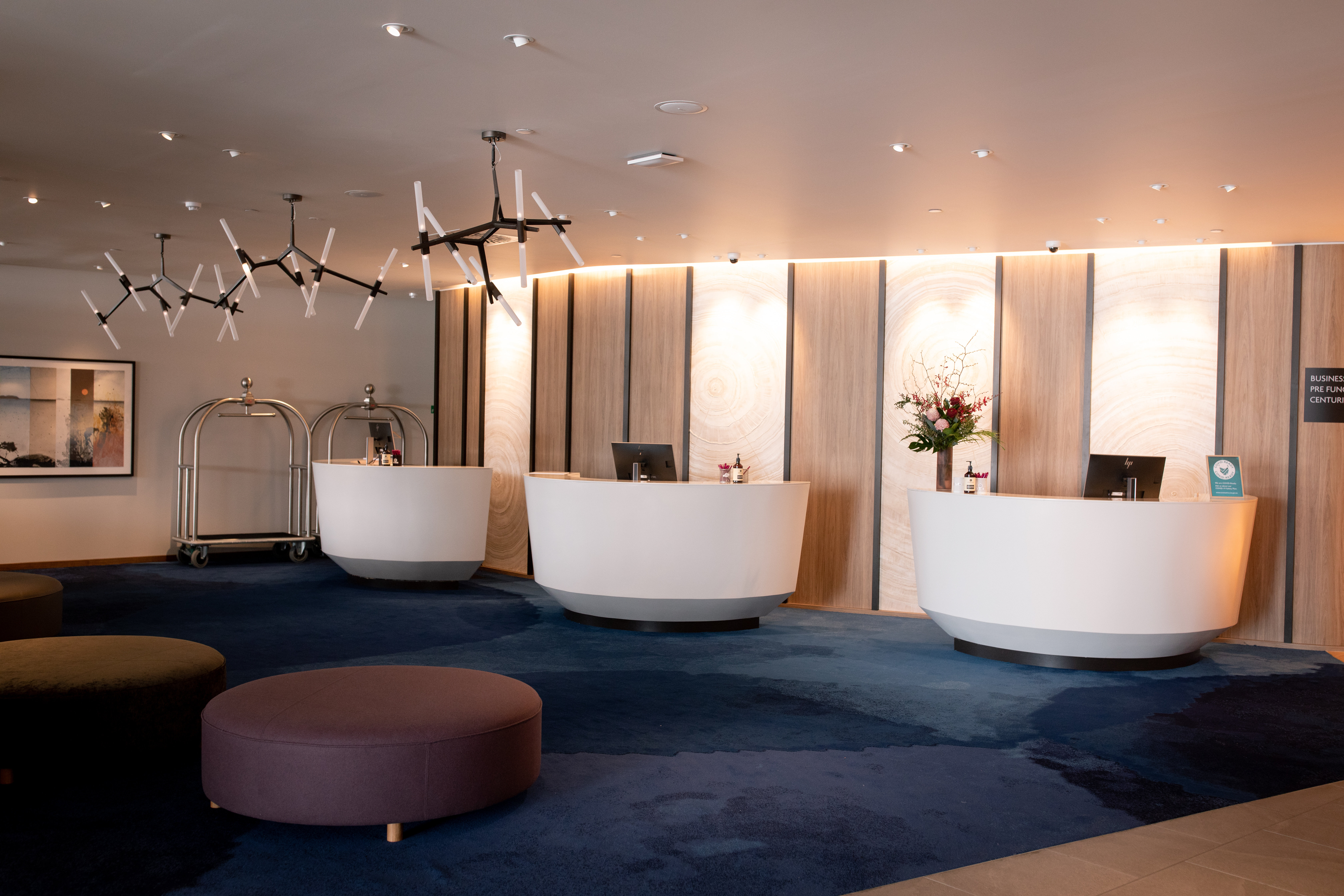 Crowne Plaza Hobart 12/73