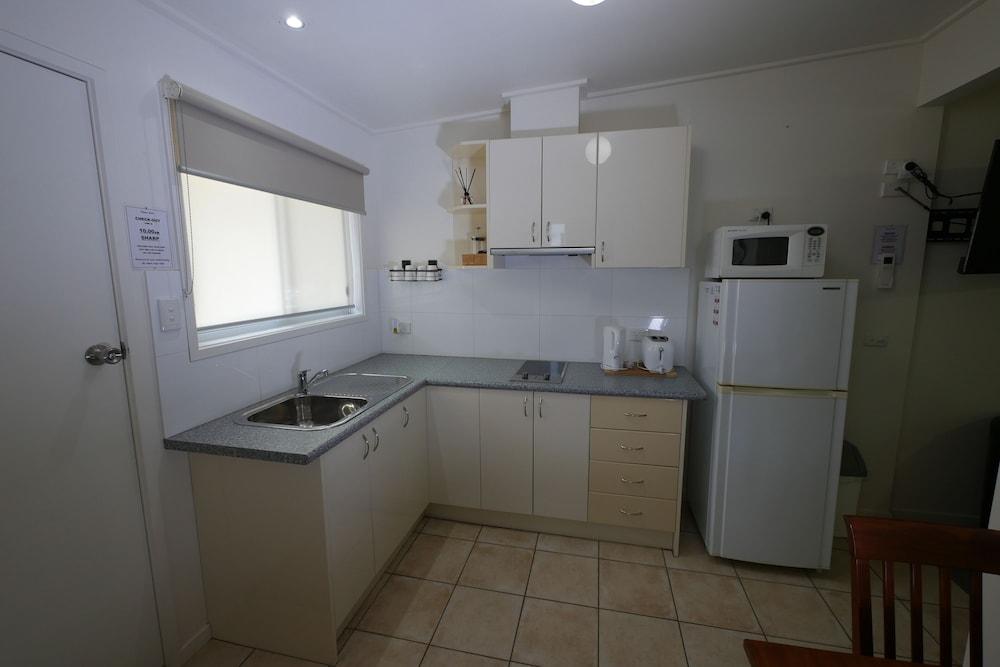 Adina Lodge Holiday Units 9/71