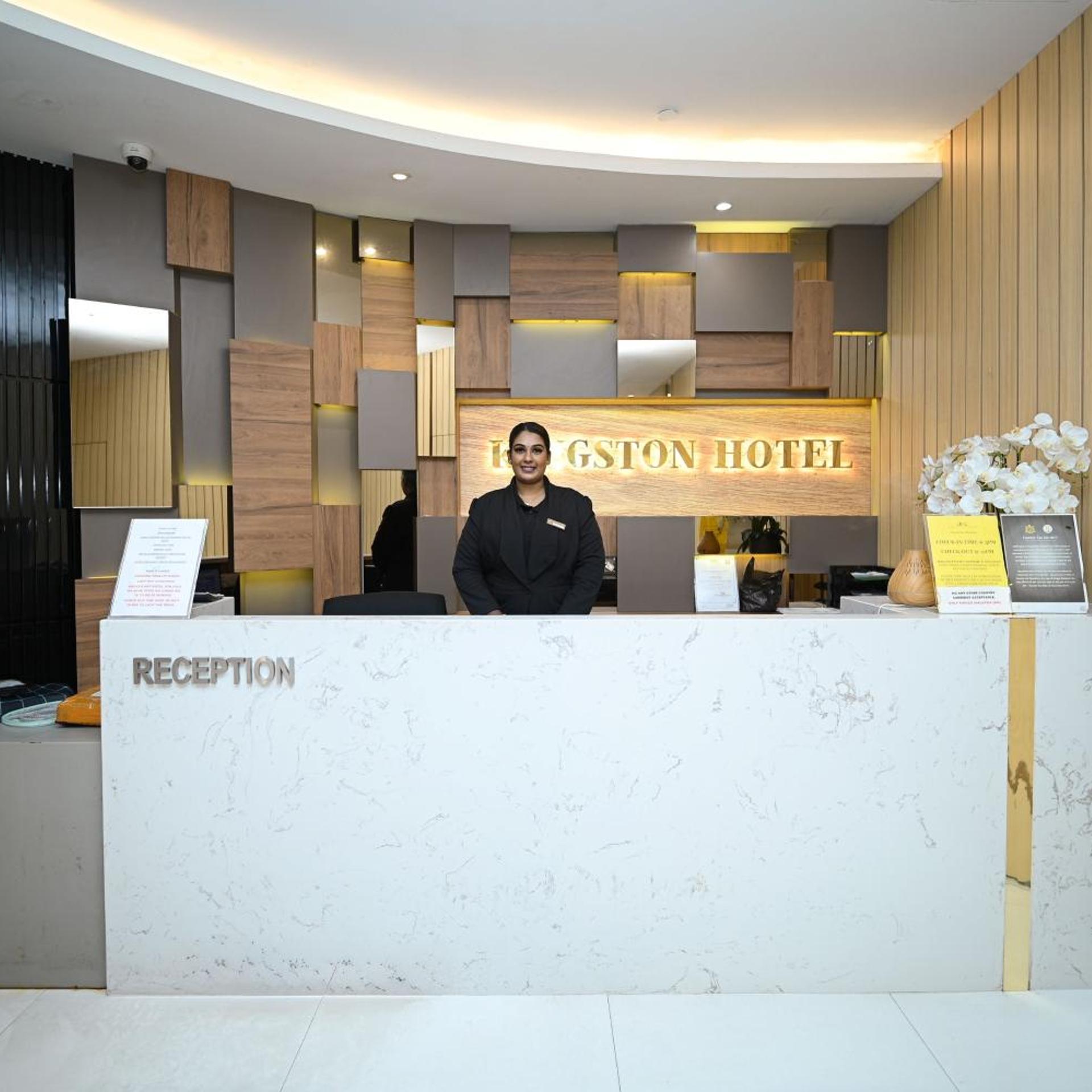 Kingston Hotel 2/53