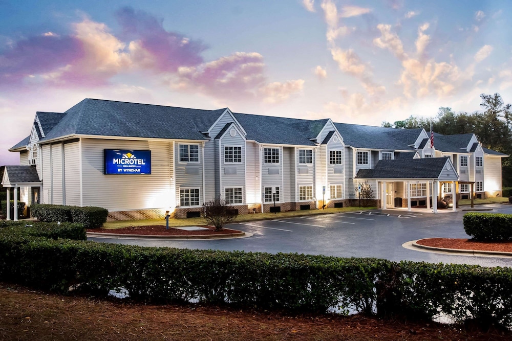 Microtel Inn & Suites by Wyndham Southern Pines / Pinehurst 1/41