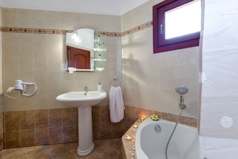 Akrotiri Apartments 47/50