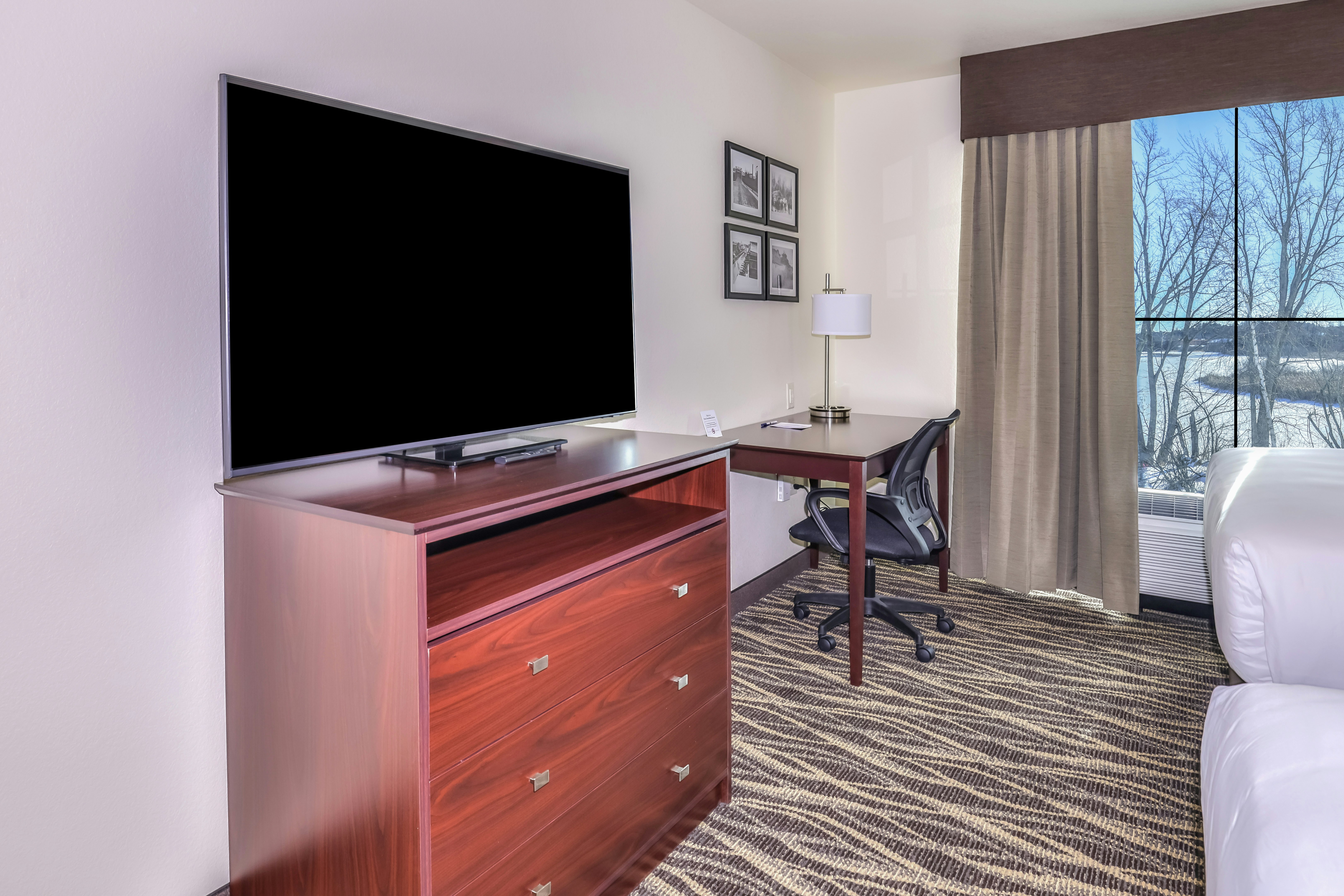Cobblestone Hotel & Suites - Rhinelander 45/50