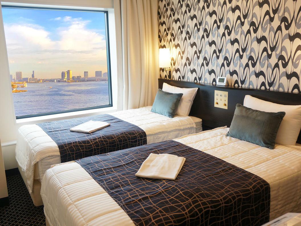 Rainbow, Twin Beds, Bridge View, Smoking