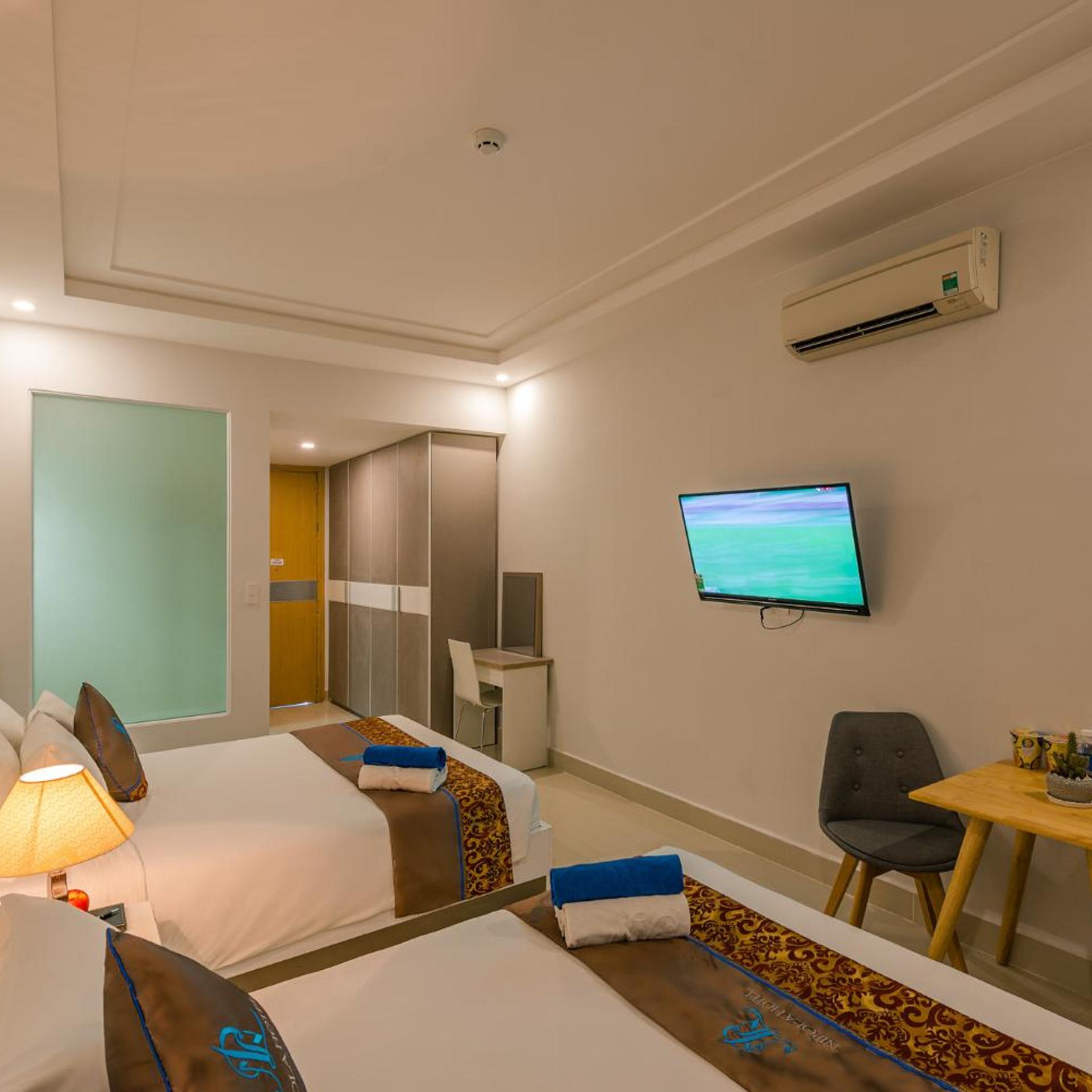 Nipola Hotel 18/78