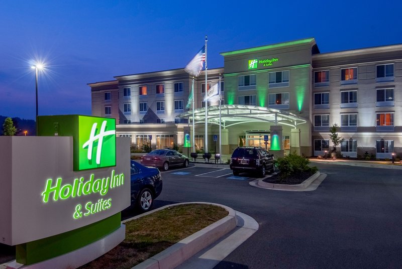 Holiday Inn Hotel & Suites Beckley 4/58