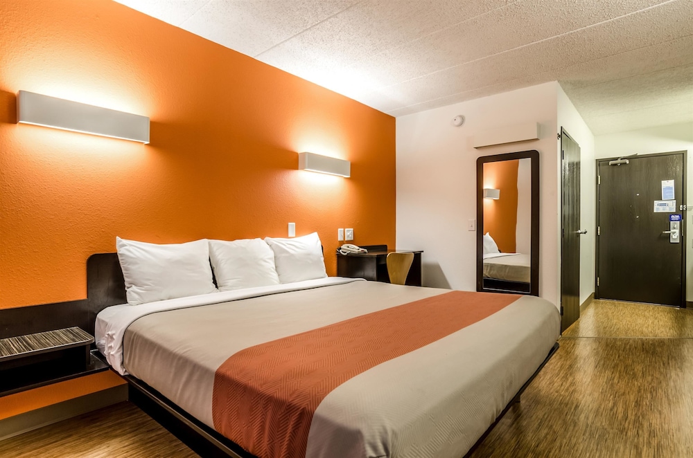 Motel6 York, NE 34/66