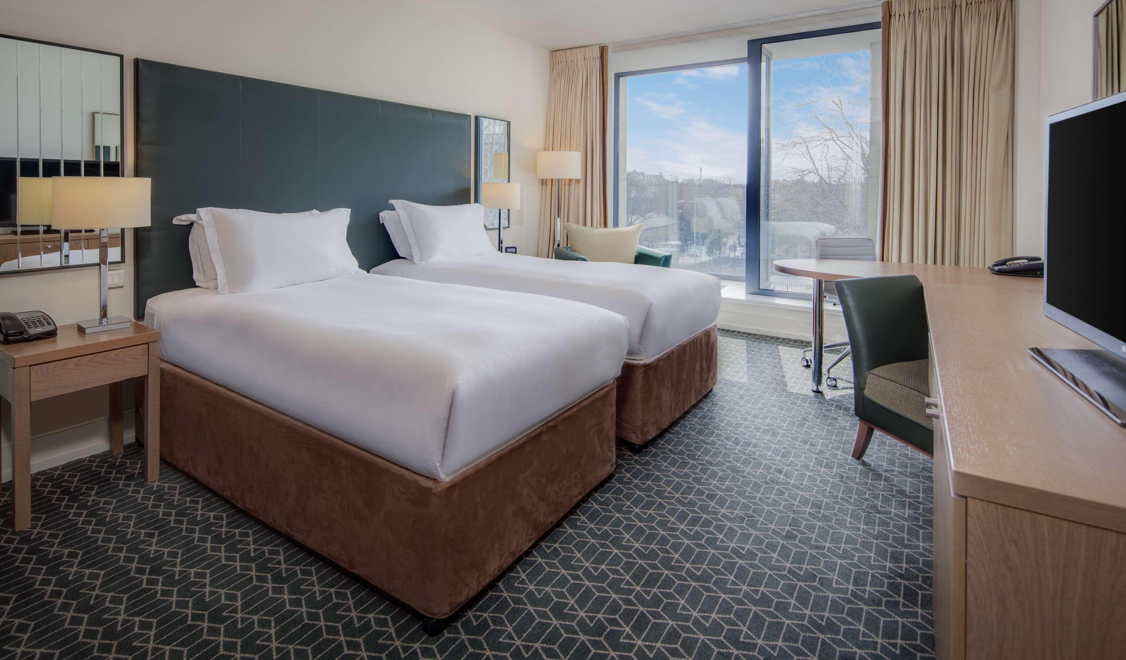 GUEST ROOM, TWIN BEDS, WITH VIEW, ACCESSIBLE