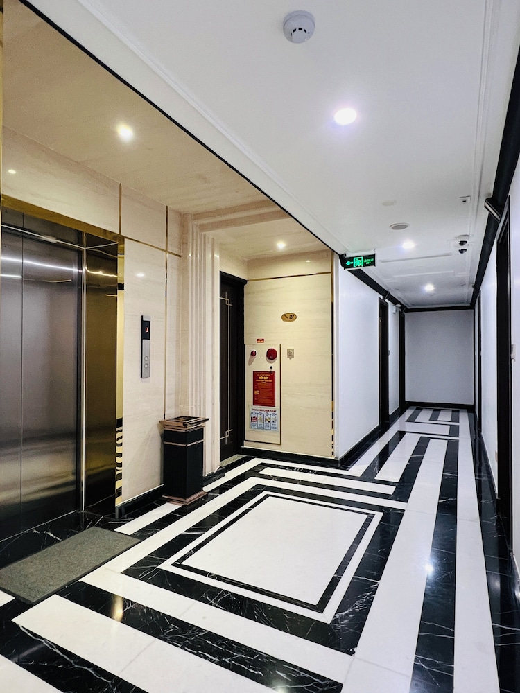 Hotel Du Monde Art 45/49