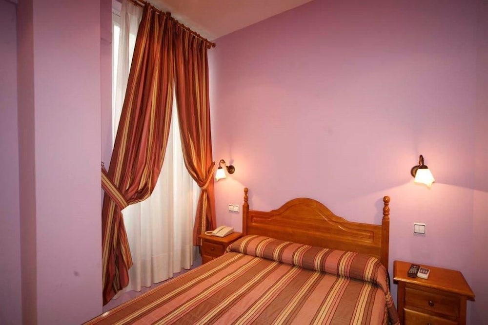 Hostal Las Fuentes 27/66