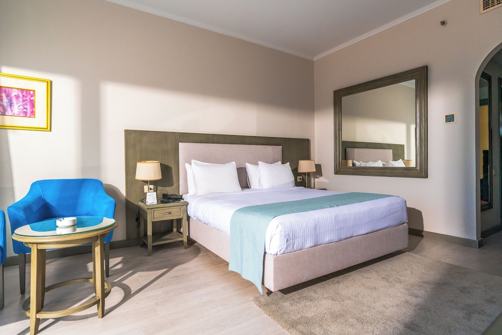 غرفة سوبيريور بسريرين منفصلين بإطلالة على البحر، M Hotels at Porto Marina 9/10