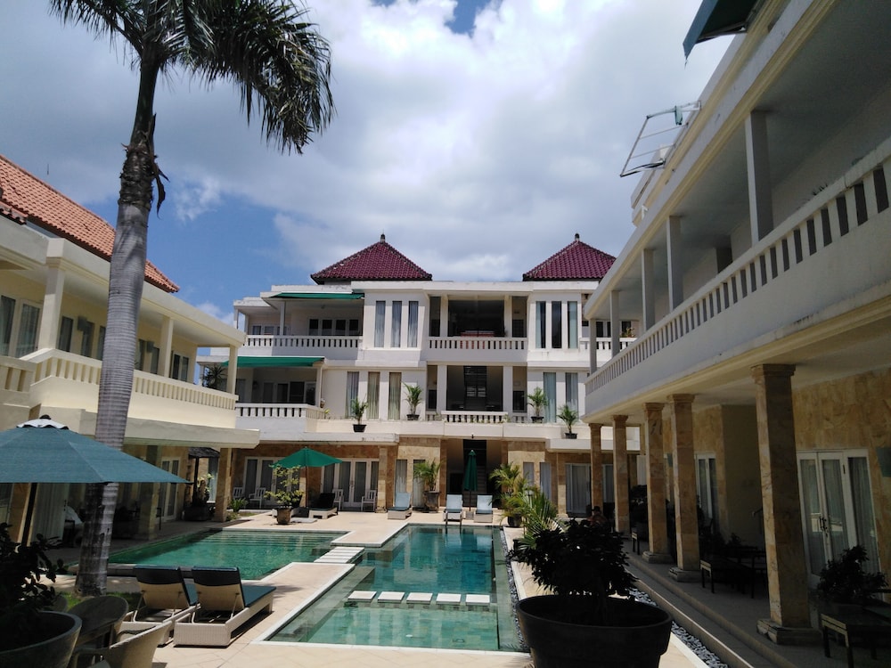 BALI COURT HOTEL AND APARTMENT 5/39