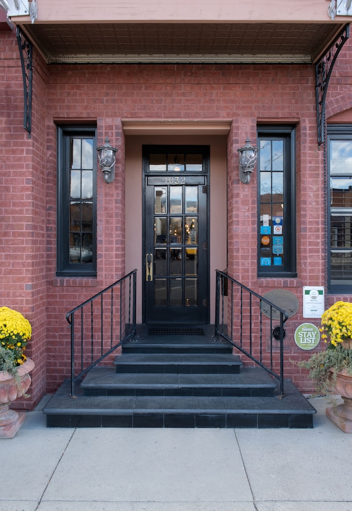 Chamberlin Inn 7/42