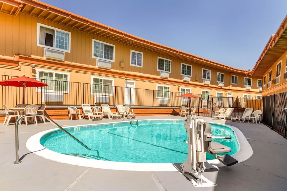 Rodeway Inn Auburn, CA 3/41
