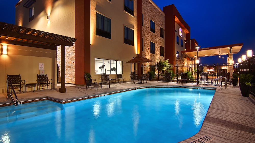 Best Western Plus College Station Inn and Suites 8/35