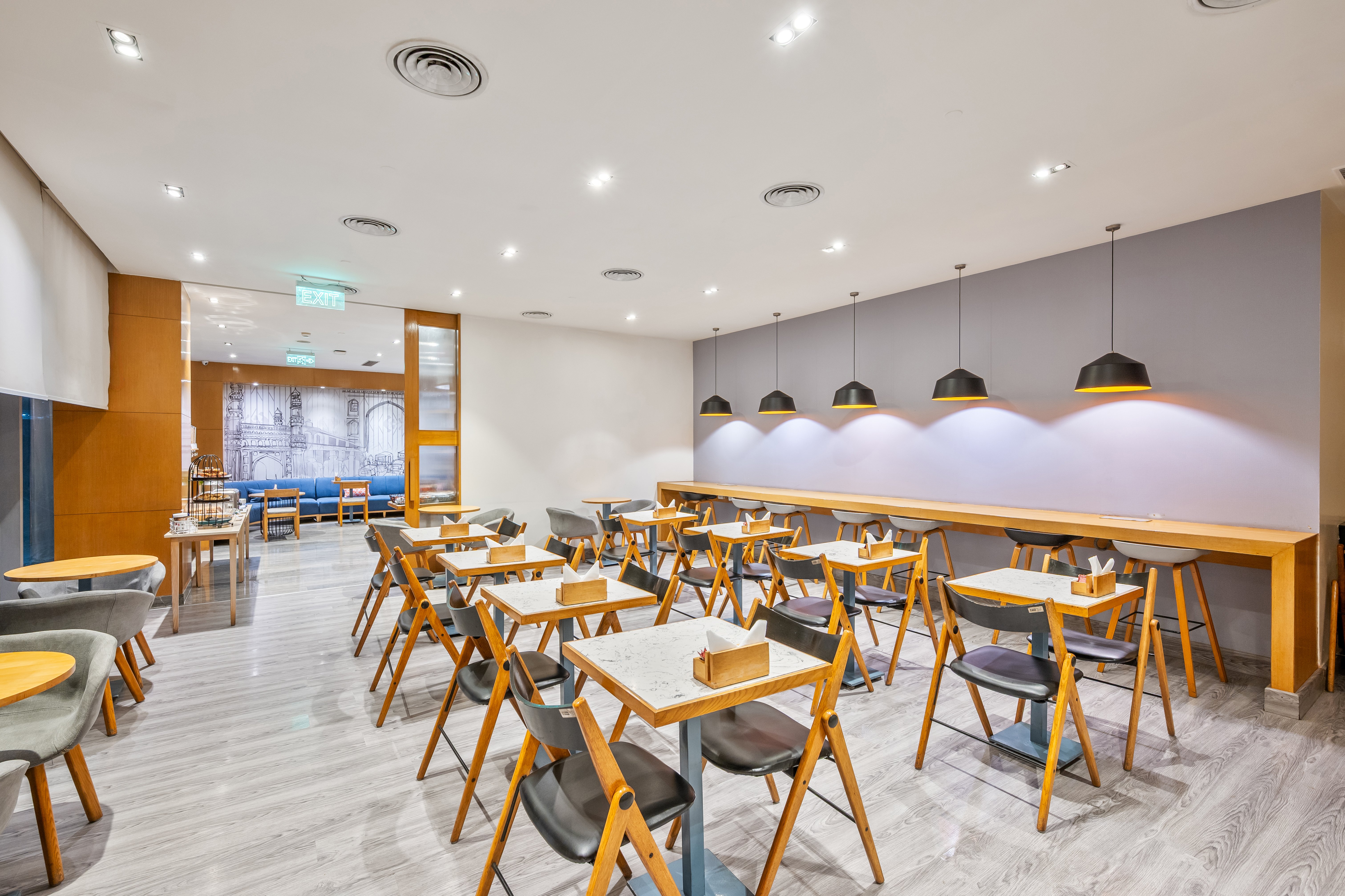Holiday Inn Express Hyderabad Banjara Hills 40/50