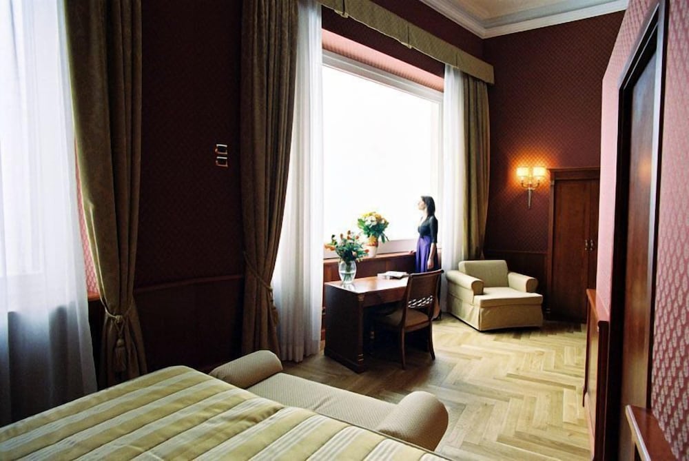Livingston Hotel 21/33